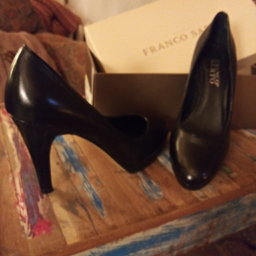 Franco Sarto Black Leather Heels 7